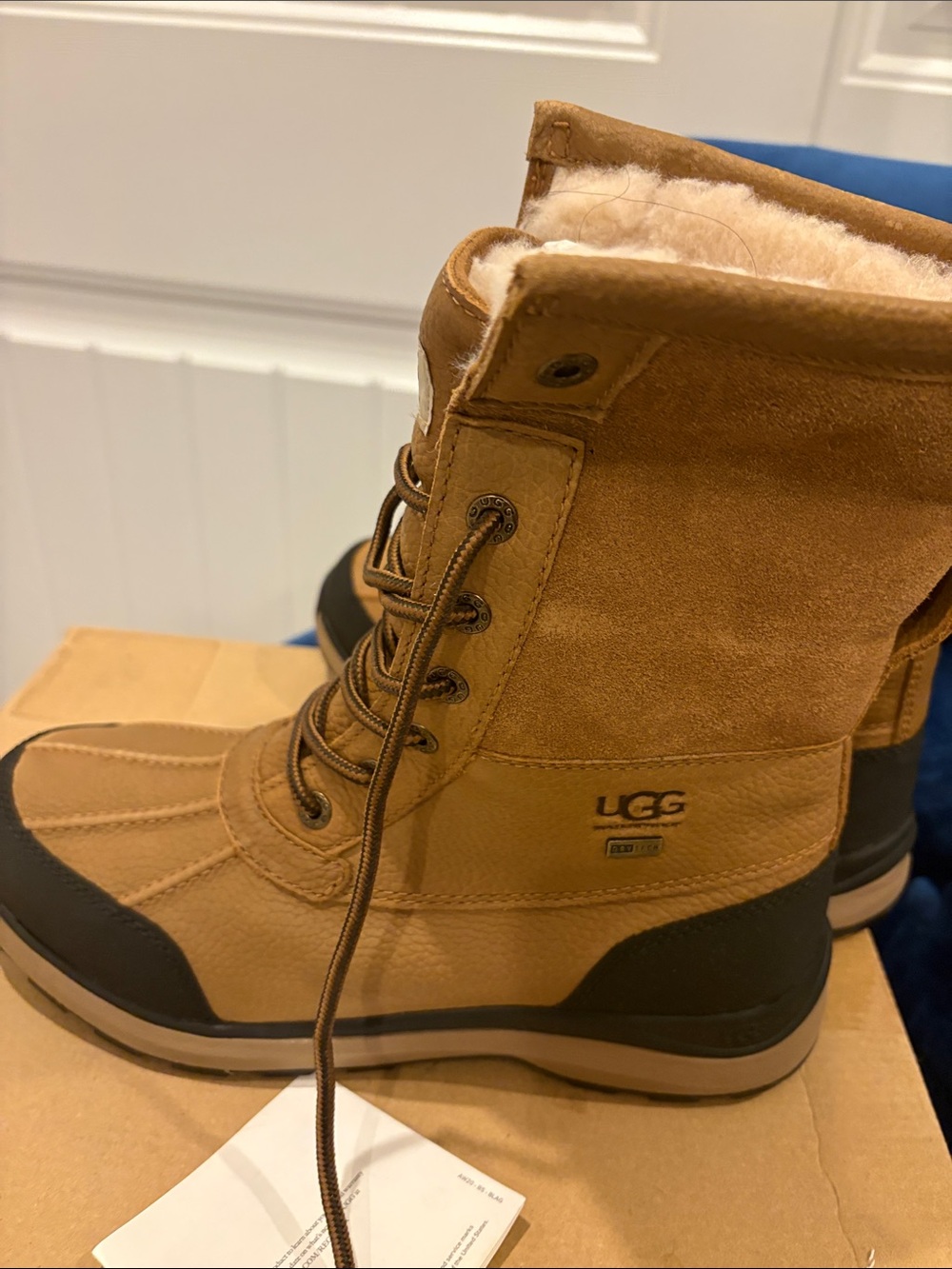 NWB UGG Women's Waterproof Laceup Winter Adirondack Boot III Chestnut/Tan 9 Shoe - Picture 11 of 11